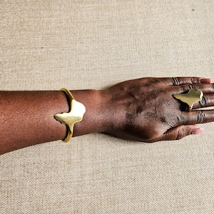 Bracelet en laiton avec carte de l'Afrique, bracelet manchette en laiton, bague en laiton de l'Afrique, bijoux en laiton, bracelet de poignet, joncs en laiton, cadeau de Noël pour elle