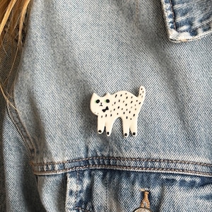 Handmade Stoneware Cat Pin: Hand-Painted Ceramic Brooch