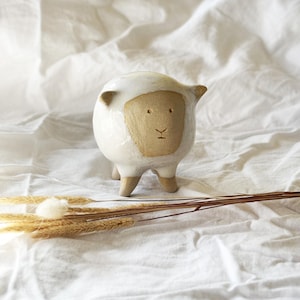 White Sheep Figurine – Handmade Ceramic Animal Sculpture – 8 cm Stoneware Decor – Rustic Collectible Gift
