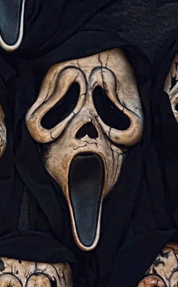 Scream 6 mask I made out of an ultra white mask and a hand sewn shroud 👌 :  r/Scream