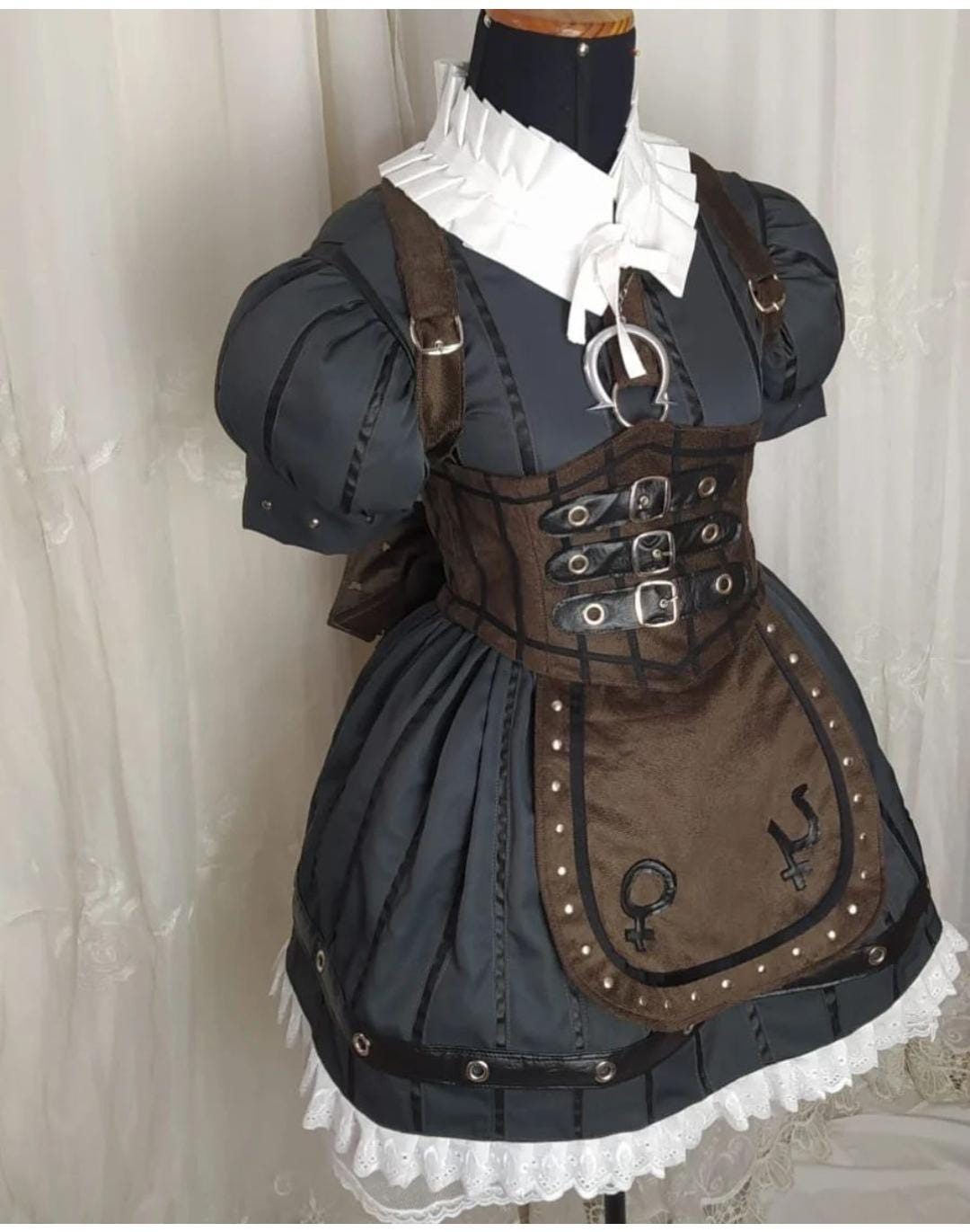 alice madness returns black dress Alice's black dress