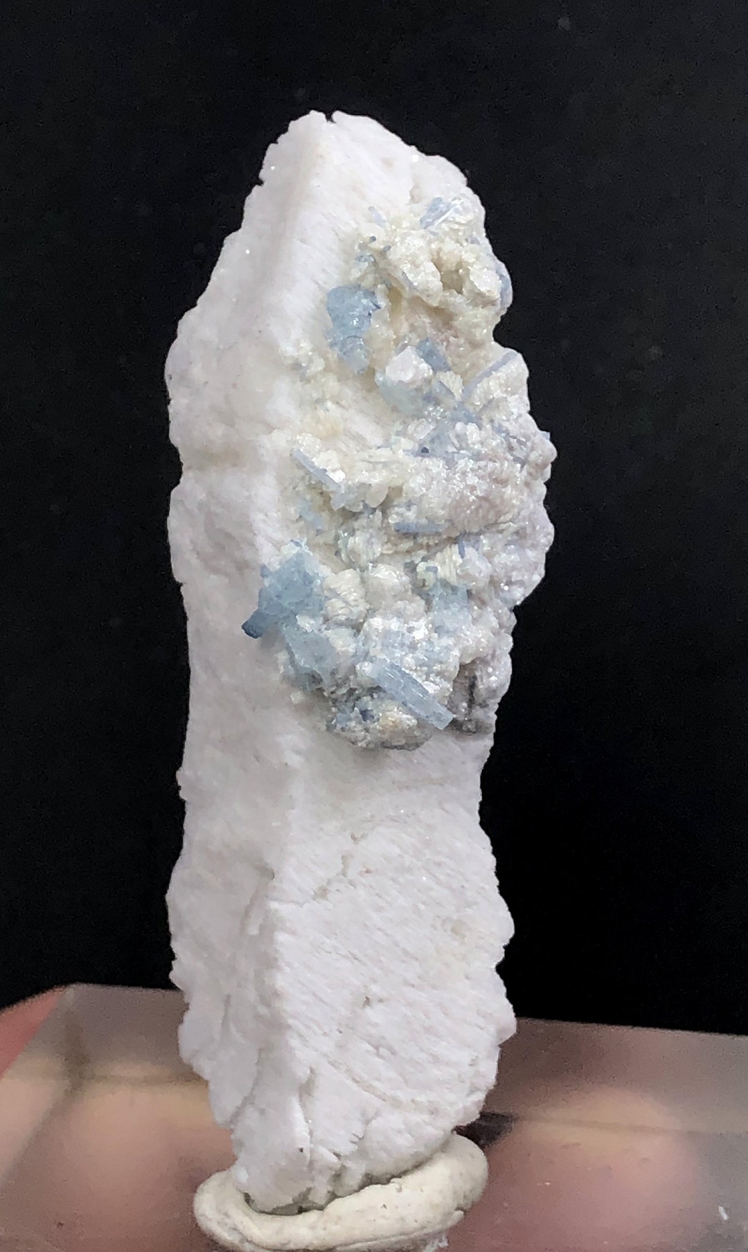 アクアマリン標本：アフガニスタン産、結晶面が完全な89CRTの結晶