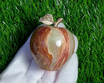 Figurina di mela in calcite (189 GM)