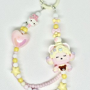 Kawaii Girl & Cat Pink Beaded Phone Charm –Crystal Keychain, Cute Bag Accessory, Y2K Aesthetic Gift, Handmade Charm Strap for Phone or Purse