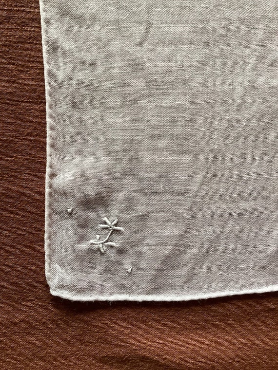 handkerchief Antique hand-embroidered batiste han… - image 4