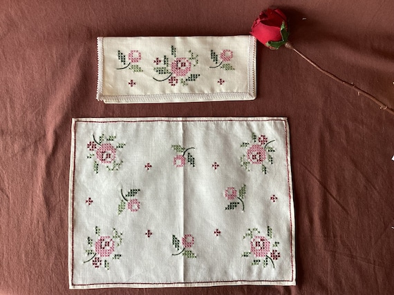 Napkin cover Antique hand-embroidered linen napki… - image 1