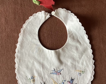 Bib Antique hand-embroidered bib from Batiste. French antique linen and lace