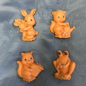 Precious Moments Animal Magnets-Great Little Gift-Favor-New Vintage From Gift Shop-Bunny-Cat-Chipmunk-Frog-Heavy Duty Magnet-Nicely Crafted