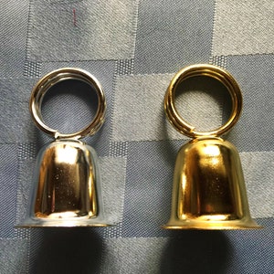 Apagavelas plateado y dorado - Porta tarjetas o imágenes con forma de campana - Juegos de 3 a 6 - Gran recuerdo - Porta números de mesa perfecto - Nuevo estilo vintage - Brillo metálico