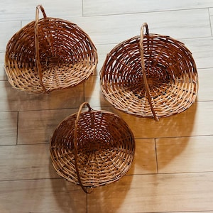 Rieten mand voor haard - hoge vintage Portugese mand - verzamelmand - grote open mand - grote kerk bloemenmand - mand voor alle doeleinden