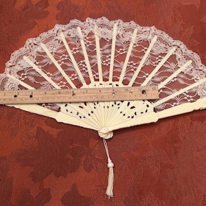 Vintage Lace Folding Fans-4 Sizes-White & Ivory-Perfect Condition from our Bridal Shop-Victorian Fans for You and Your Dolls-19" to 5 1/2" image 9