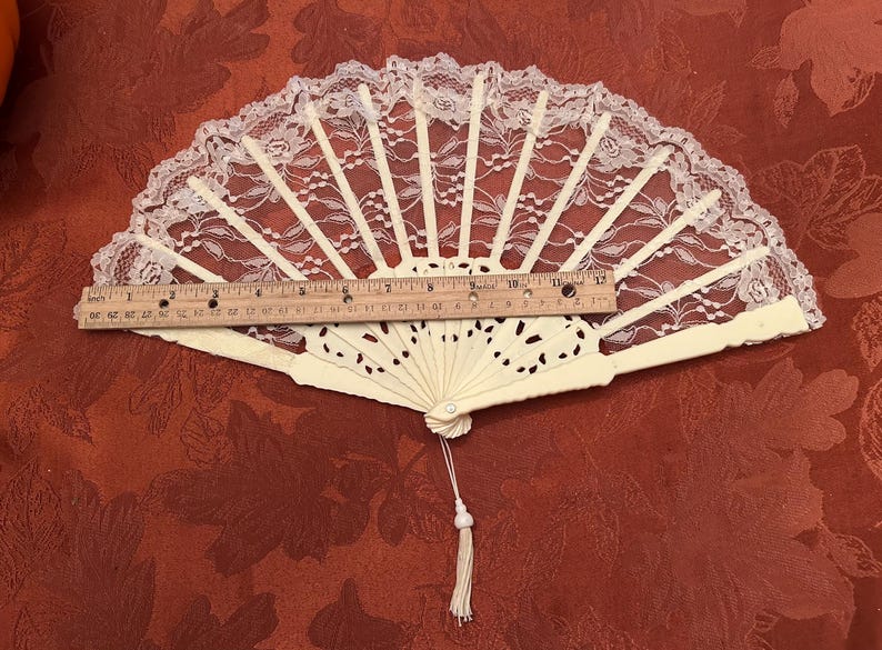 Vintage Lace Folding Fans-4 Sizes-White & Ivory-Perfect Condition from our Bridal Shop-Victorian Fans for You and Your Dolls-19" to 5 1/2" image 9