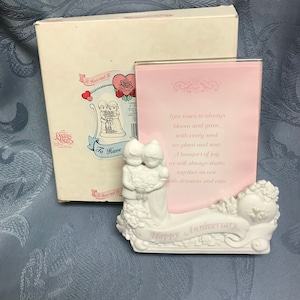 Cornice per anniversario e piatto ricordo Precious Moments da personalizzare - Nuova cornice ricordo vintage per anniversario - Ottimi regali per l&#39;anniversario PM