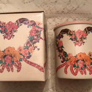 Vintage Coffee Mugs-Potpourri Press Grapevine Heart Wreath & Ribbons/Roses-Collectible Mugs-Great Friends Gift-Mint Condition-Original Box