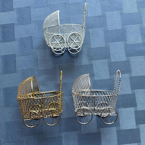 ベビーカー - 3色 - 金属製ベビーカーとプラスチック製 - 記念品 - ケーキトッパー - ベビーカー飾り - 新生児 - 初めてのクリスマス - 人形 - ドールハウス - 籐ブーティ