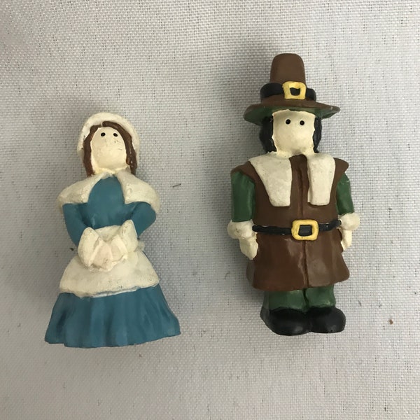 Mini Thanksgiving Decorations-Small Pilgrim Sets-Small Russ Berrie Mouse Pilgrims-Pilgrims w/ Turkey-Cute Curio Shelf-Dollhouse Fall Decor