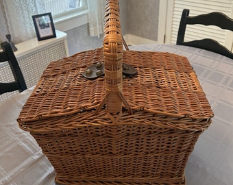 Picnic Basket-Vintage Large Classic Basket from 70's- Perfect Condition-Leather or Vinyl Closure-Used Once-Beautiful Wicker Pattern-Sturdy