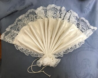 Lace Bridal Fans & Parasols Victorian Battenburg Lace Wedding Bridal Fan - Elegant Hand Fan In White, Beige, Or Black Battenburg Lace Fan - Foto 11