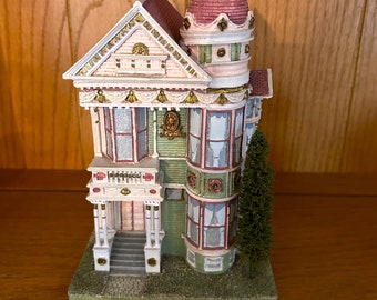 San Franciscan Victorian House Music Box-San Francisco Music Box Co-90's-Perfect Condition-American Masterpiece Collection-So Van Ness S F