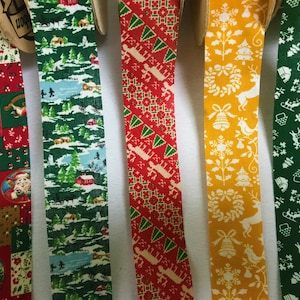 Vintage Christmas Ribbon 4 Yards 1 1/4&quot; Cotton Country Styles Ribbon-All Made in USA- Just in Time for Christmas Crafting- Perfect Condition