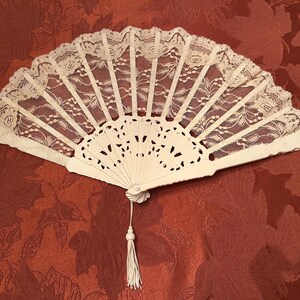 Vintage Lace Folding Fans-4 Sizes-White & Ivory-Perfect Condition from our Bridal Shop-Victorian Fans for You and Your Dolls-19" to 5 1/2" image 7