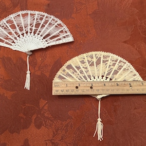 Vintage Lace Folding Fans-4 Sizes-White & Ivory-Perfect Condition from our Bridal Shop-Victorian Fans for You and Your Dolls-19" to 5 1/2" image 15