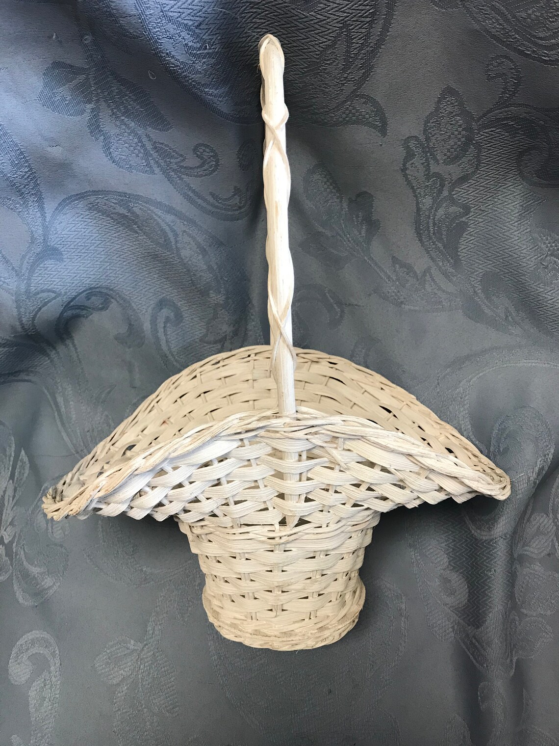 5 Styles of White Wicker Flower Girl Baskets Perfect for Etsy