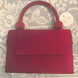 Sacs à main bordeaux et prune - 3 styles de sacs à main en satin classiques avec poignées - parfaits pour les bals de promo, les mariages, les événements - des styles classiques qui durent pour toujours-