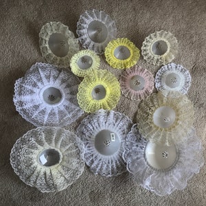 Bouquet Lace Collar -Fresh & Silk Flower Lace Doily for Colonial and Handheld Bouquet-7 Sizes-4 Colors-Hide Your Stems for Finished Look