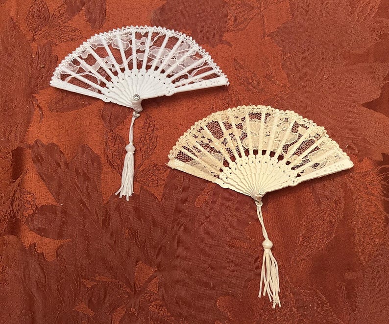 Vintage Lace Folding Fans-4 Sizes-White & Ivory-Perfect Condition from our Bridal Shop-Victorian Fans for You and Your Dolls-19" to 5 1/2" image 18