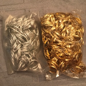 Metall Gold & Silber Favor Hochzeit Ringe-25- 50 oder 100 Pc-Retro Hochzeit Bands-10 Herz Ringe-Fügen Sie zusätzlichen Touch zu Favors-New Vintage aus dem Shop