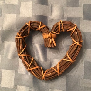 Grapevine-Twig & Straw Heart Wreaths-Small-3 Styles-4&quot;-6&quot;-Perfect Small Accents-Ornaments-Kids Crafts-Christmas Gifts-Favors-Valentines