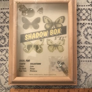 Shadow Box Frame-5&quot;x7&quot;-Wood & Glass Shadow Box-Great For Wedding Memories-Invitations-Shells-Flowers-Collections-Miniatures-Quince-Keepsakes