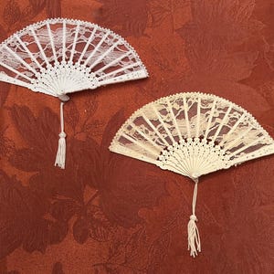 Vintage Lace Folding Fans-4 Sizes-White & Ivory-Perfect Condition from our Bridal Shop-Victorian Fans for You and Your Dolls-19" to 5 1/2" image 11