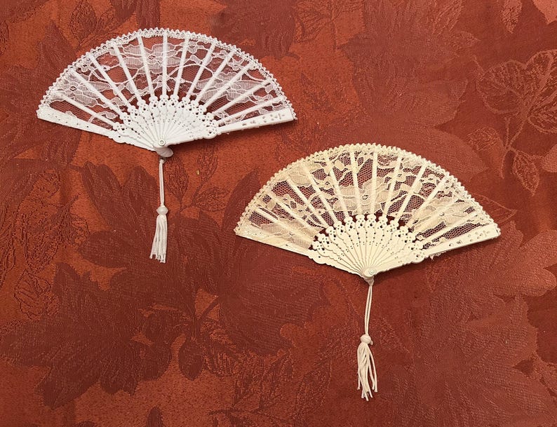 Vintage Lace Folding Fans-4 Sizes-White & Ivory-Perfect Condition from our Bridal Shop-Victorian Fans for You and Your Dolls-19" to 5 1/2" image 11