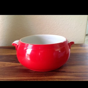 Mid Century HALL’S Superior Quality Kitchenware~USA~Double Handle Casserole Dish~2 QT in Red!