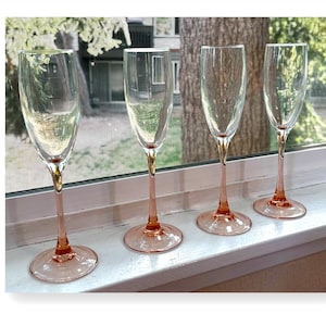 4er Set Vintage französische geriffelte Champagner mit rosafarbenen Stielen von Cristal D'Arques - Durand