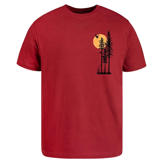 Minimalist Nature T-Shirt – Pine Trees and Sunset Graphic Tee – Aesthetic Outdoor Shirt – Forest and Bird Design – Unisex Adventure Tee