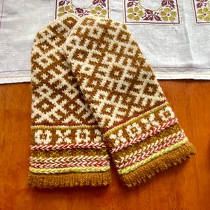 100% sheep wool yarn hand knitted warm Latvian traditional winter mittens