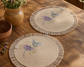 Embroidered Jute Placemat, Bee Flower Design, Rustic Farmhouse Table Decor (35 cm)