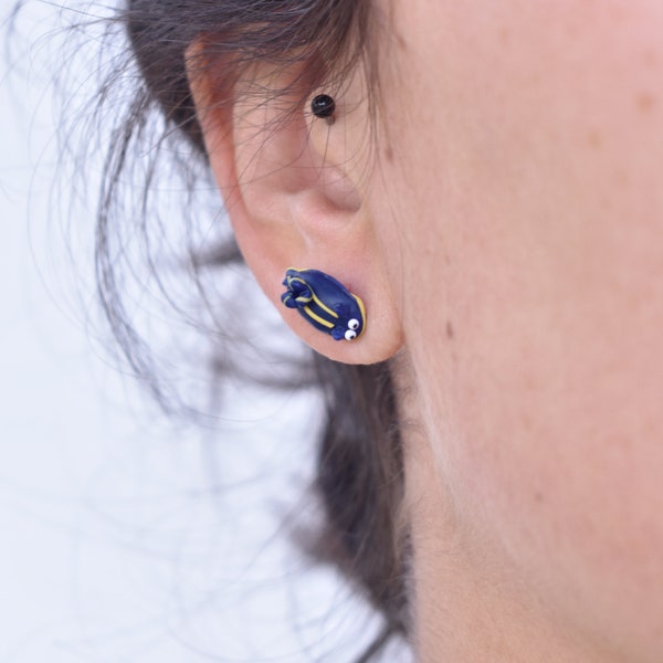 Boucles d'oreilles nudibranches, bijoux ludiques bleu marine et jaune