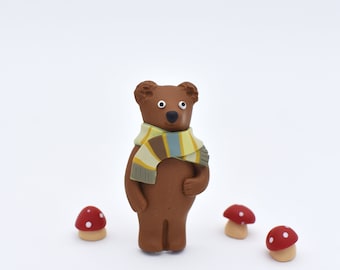 Broche ours grizzly, épingle en argile brune, cadeau d'anniversaire Teddy, bijoux amusants dans les bois, totem animal mignon, insigne de la faune féroce, foulard animal amusant