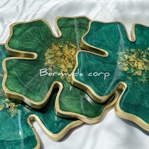 Green flower coasters, handmade epoxy resin coasters with gold accents, resin coaster set, gifts for home with custom colors