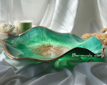 Luxury Decorative Emerald Resin Fruit Bowl, Large Green and Gold Geode Serving Tray