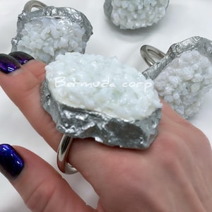 Resin Set of Crystal Napkin Rings, White Silver Geode Napkin Ring Holders, Wedding Napkin Rings, Formal Dinning Napkin Rings in Any Colors