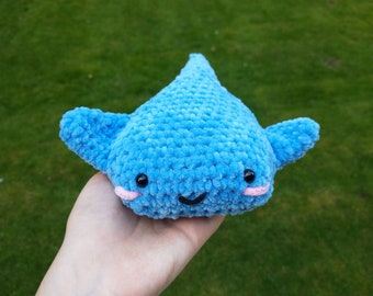 Crochet amigurumi stingray | Stringray heart plushie | Amigurumi stringray teddy