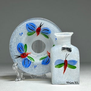 Rare Ulrica Hydman-Vallien Signed Miniature Art Glass Vase and Dish 'Flies', Kosta Boda Ulrica Hydman Vallien Miniature Bottle Vase and Bowl image 1