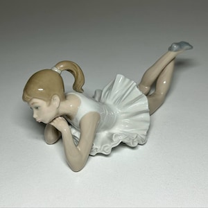 NAO by Lladro Porcelain Figurine Ballerina, NAO by Lladró Ballerina Figurine, Nao by Lladro Ballet Dancer Figurine