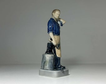 Royal Copenhagen Porcelain Figurine #673 Else Girl with Ice Cream