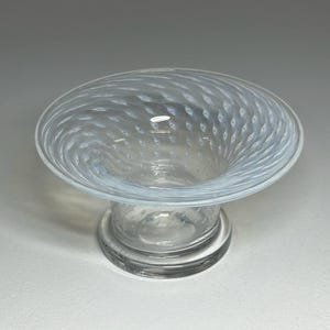 Kosta Boda Bertil Vallien Art Glass Bowl &#39;&#39;Cirrus&#39;&#39;, Bertil Vallien Boda Afors White Cirrus Bowl, Bertil Vallien Cirrus Bowl